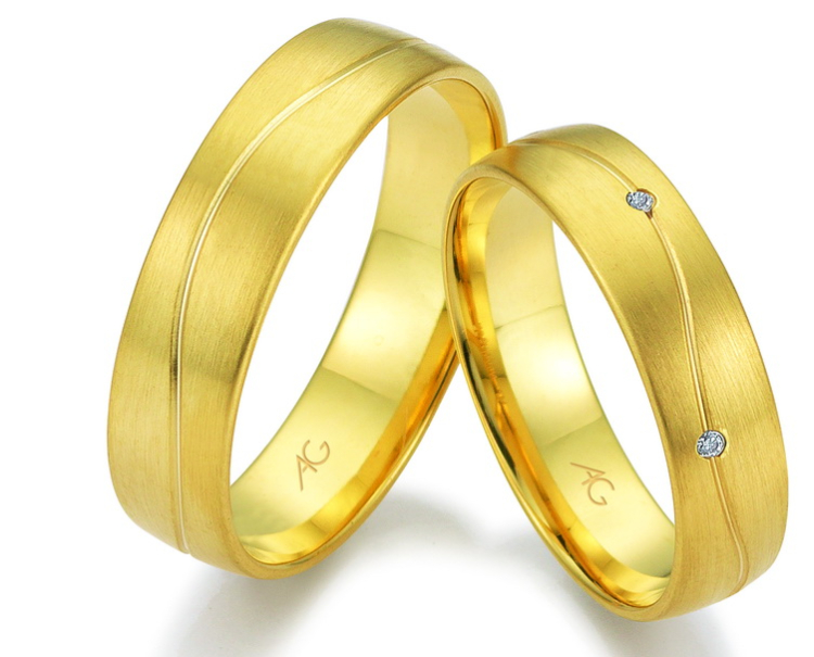 Trauring sechs Brillaint  je 0,03 ct H/SI 585 Gelbgold 5 mm breit