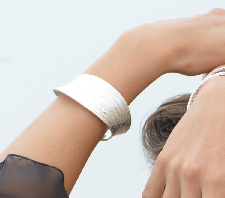 Armreif Crease Silber hell konkav  Durchmesser 65 mm